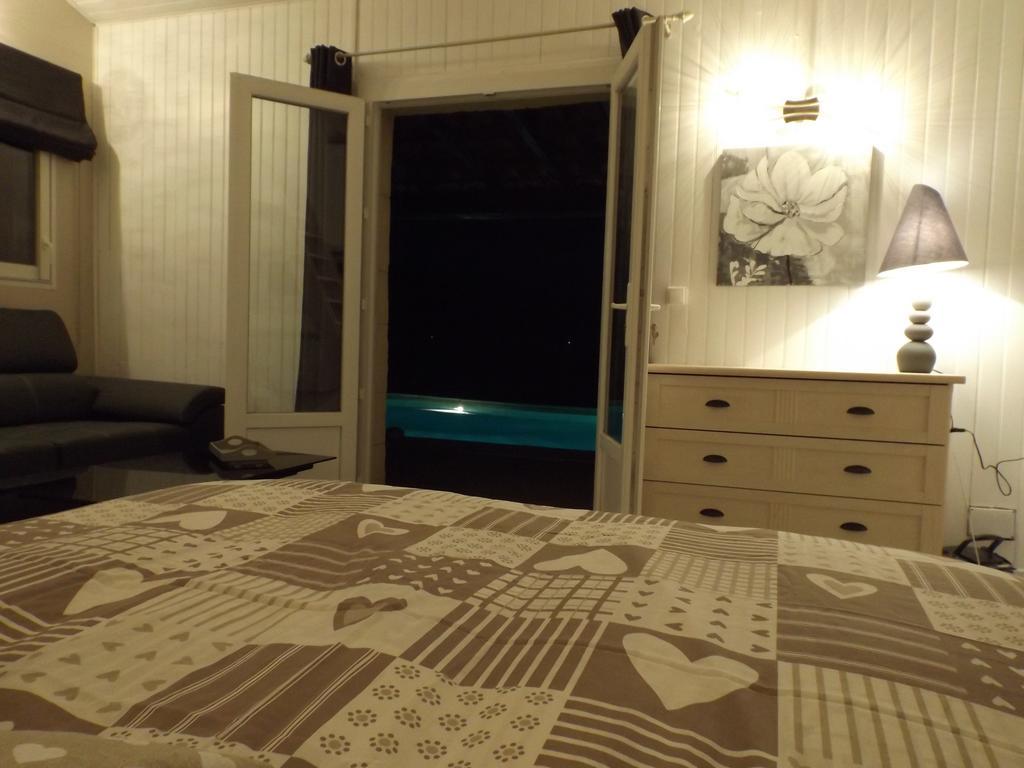 Gite Les Bois 1 ジニャック 部屋 写真